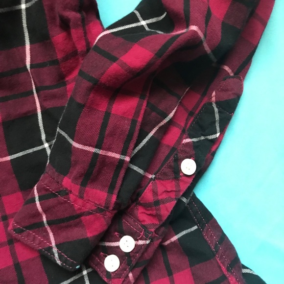 SOLD Torrid red camp shirt - Picture 5 of 6